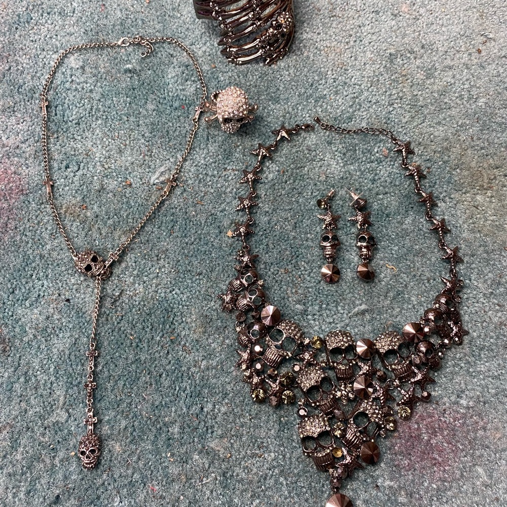 Lot of Skull Gothic Jewelry Necklace earrings